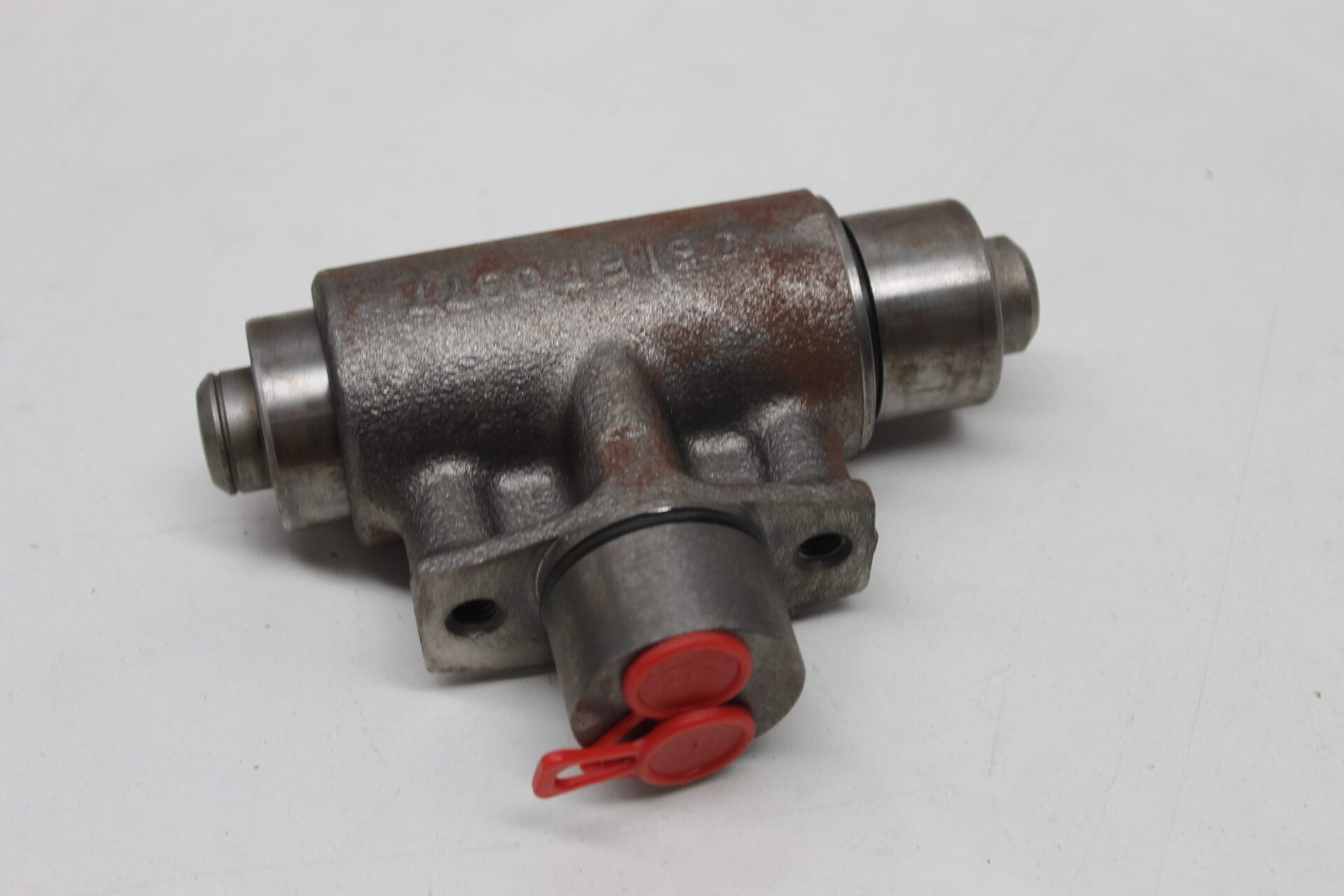 Right Brake Slave Cylinder 3477381M93, Massey Ferguson Tractors, Ned Murphy Tractors Ltd.