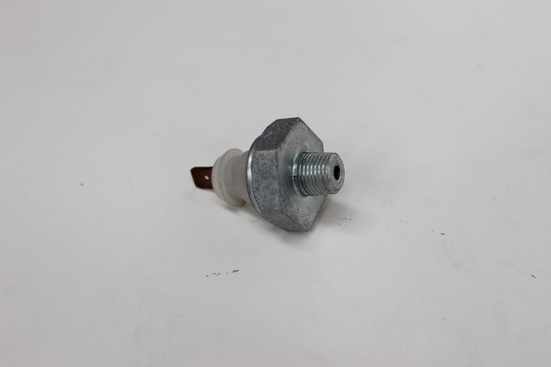 Oil Pressure Sensor V619400, Massey Ferguson Tractors, Ned Murphy Tractors Ltd.