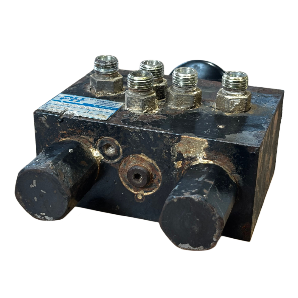 4270774M1, Pressure Valve, Massey Ferguson Tractors, NMT Group.